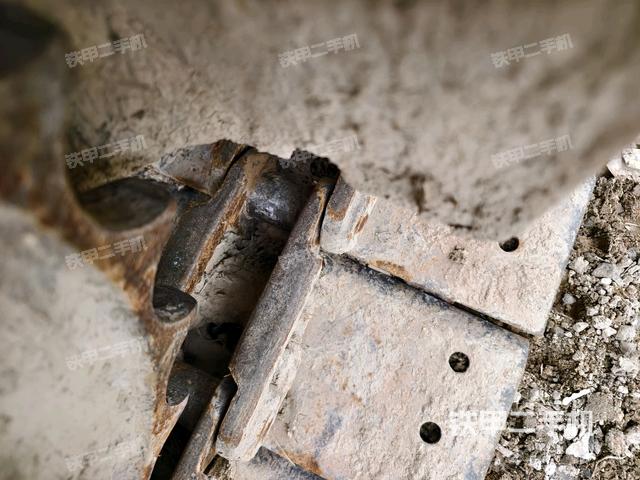 右驅動輪（行走機構）