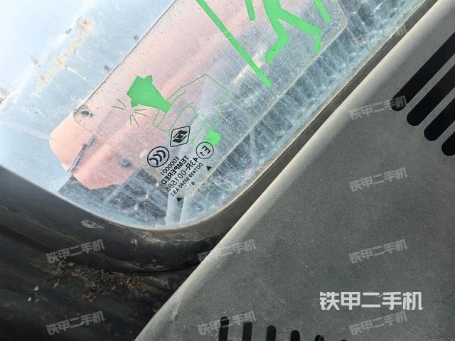 后窗玻璃角標(biāo)（駕駛室部分）