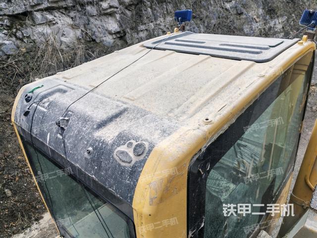 駕駛室頂部俯視（上車(chē)部件）