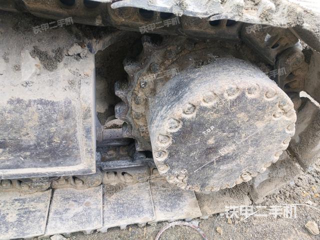 右驅(qū)動輪（行走機構(gòu)）