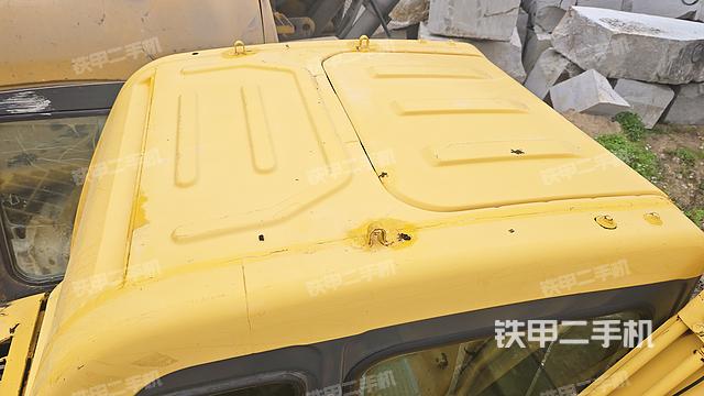 驾驶室顶部（整机外观）