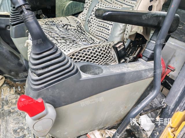 座椅左側(cè)控制臺(tái)/音響/含左手柄（駕駛室部分）