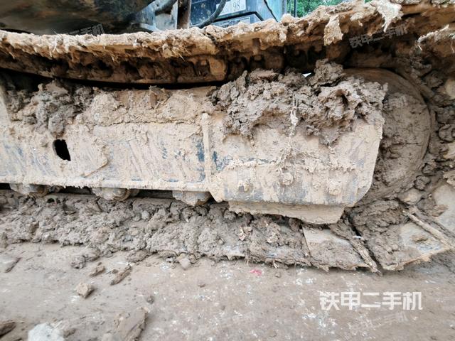 液壓泵艙室正面整體(整機(jī)外觀) 液壓泵艙室正面整體(整機(jī)外觀)
