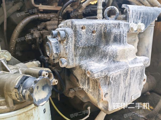 液壓泵斜45?左（大件艙室）