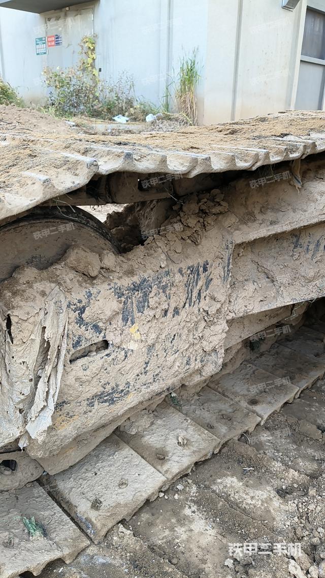 單側(cè)履帶整體（整機(jī)外觀）