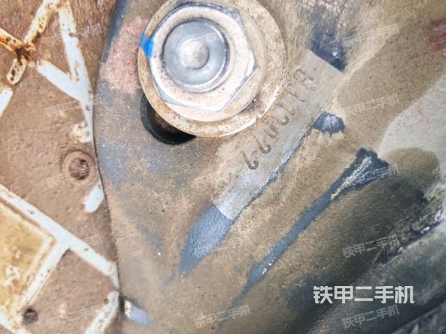 左后方玻璃角標(biāo)（駕駛室部分）