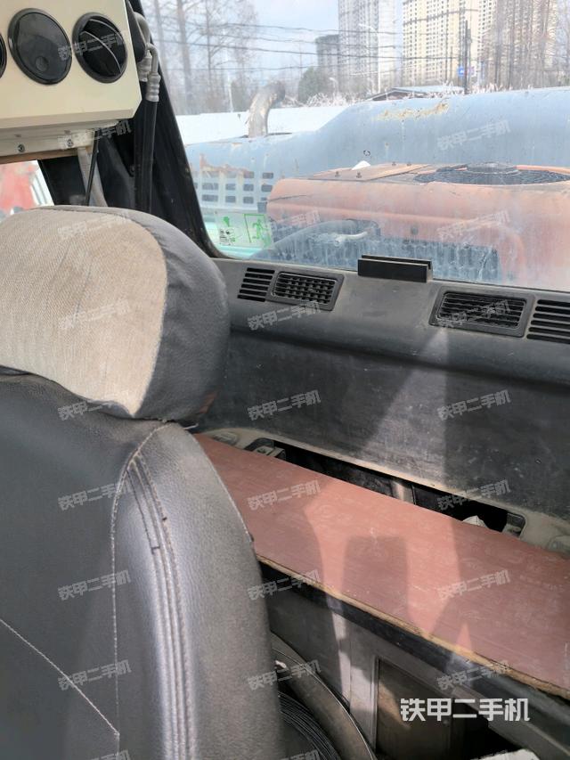 座椅后部（駕駛室部分）