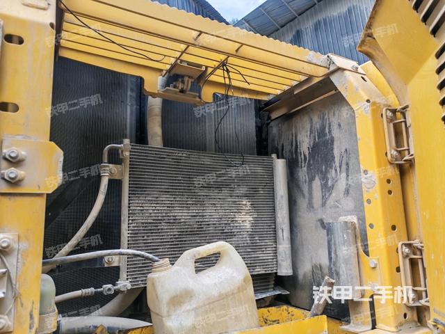 散熱器正面（大件艙室）