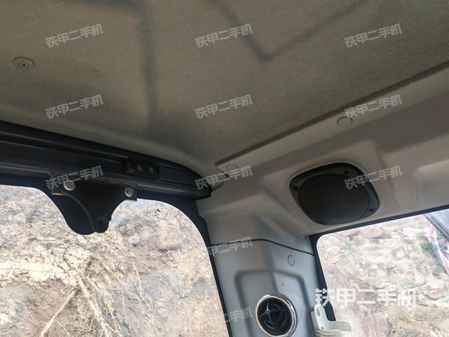 左后方玻璃角標(biāo)(駕駛室部分) 左后方玻璃角標(biāo)(駕駛室部分)