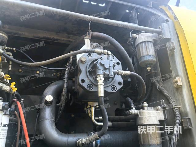 液壓泵斜45?左(大件艙室) 液壓泵斜45?左(大件艙室)