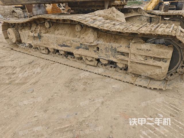 單側(cè)履帶整體（整機(jī)外觀）