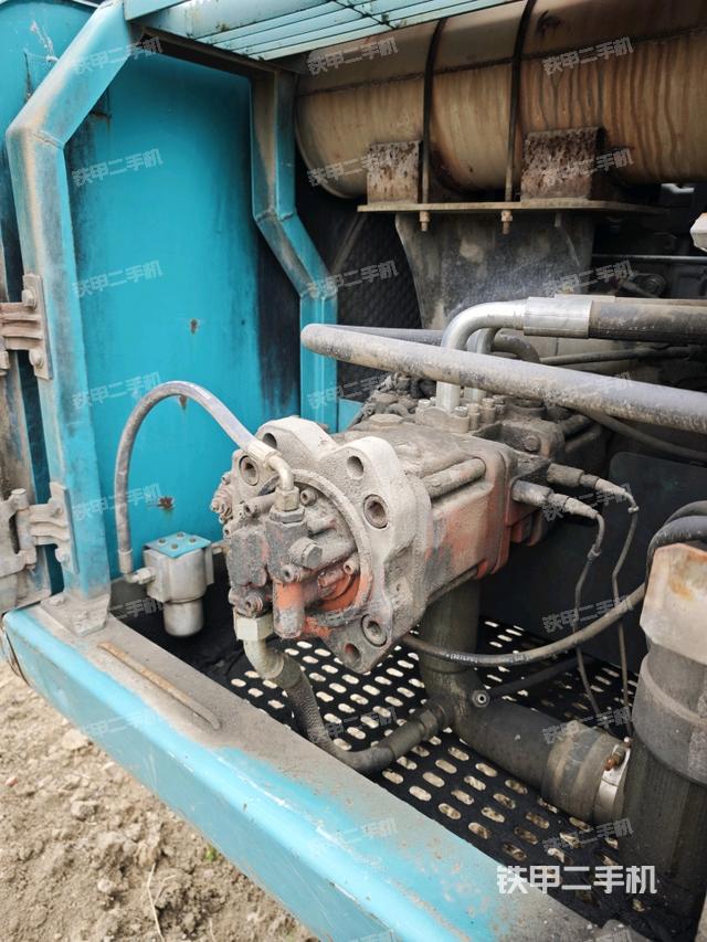 液壓泵斜45?左（大件艙室）