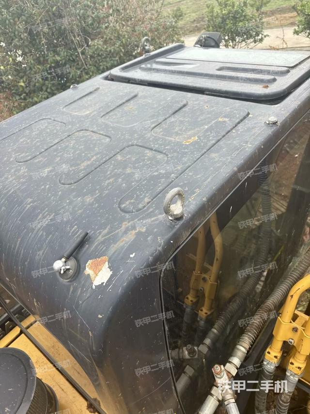 駕駛室頂部(整機外觀) 駕駛室頂部(整機外觀)