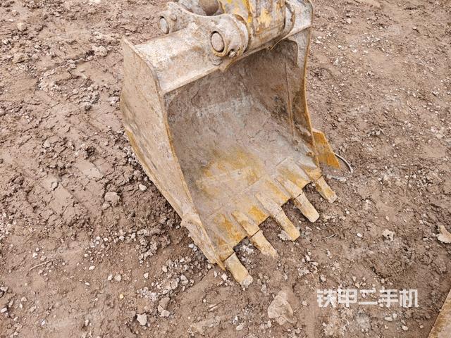 鏟斗右后整體（工作和回轉(zhuǎn)裝置）