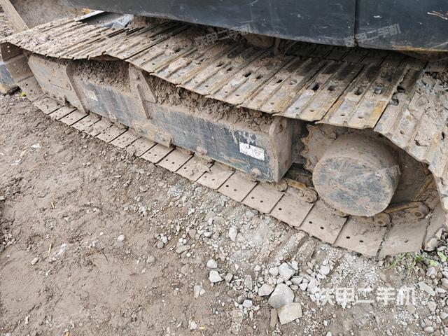 左側(cè)履帶整體?（行走機構(gòu)）