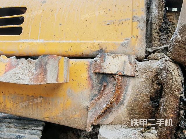 轉(zhuǎn)盤(pán)和下車(chē)架正前（工作和回轉(zhuǎn)裝置）