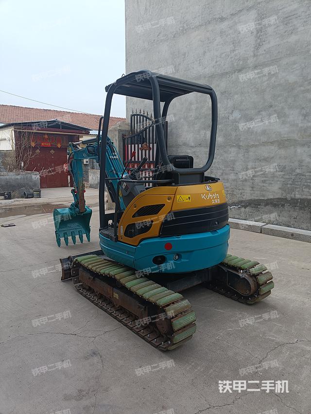 驾驶室顶部（整机外观）