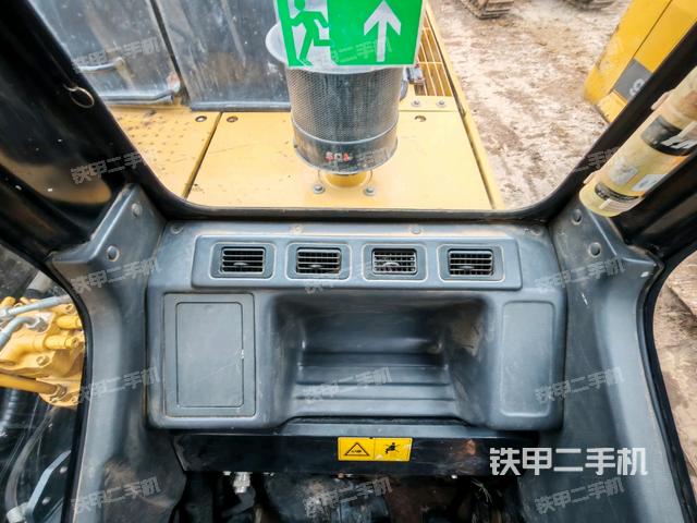 座椅左側控制臺/音響/含左手柄(駕駛室部分) 座椅左側控制臺/音響/含左手柄(駕駛室部分)