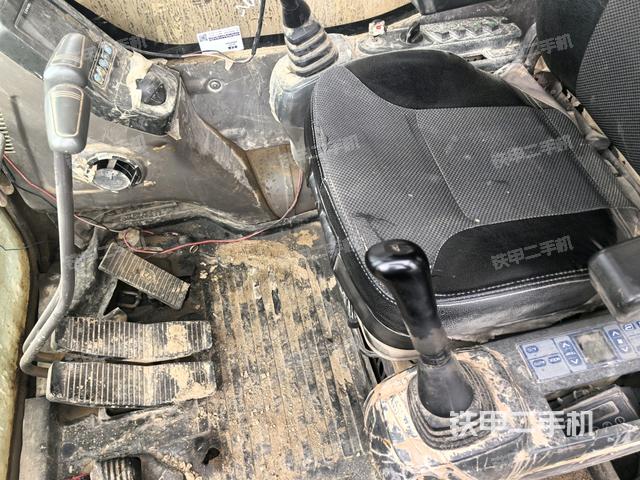 后窗玻璃角標(biāo)（駕駛室部分）