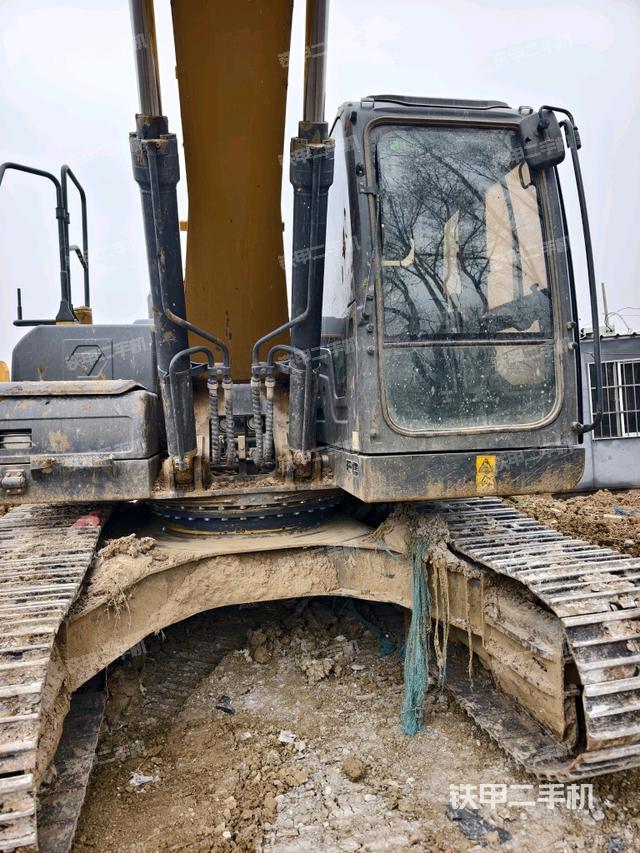 大臂根部?斜視（工作和回轉(zhuǎn)裝置）