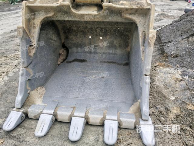 小臂整體右前（工作和回轉(zhuǎn)裝置）