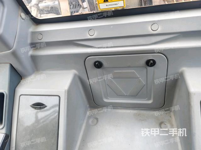 頂棚整體(駕駛室部分) 頂棚整體(駕駛室部分)