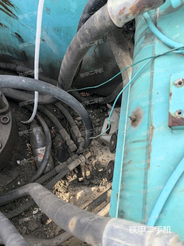 中央回轉(zhuǎn)接頭特寫（上車部件）