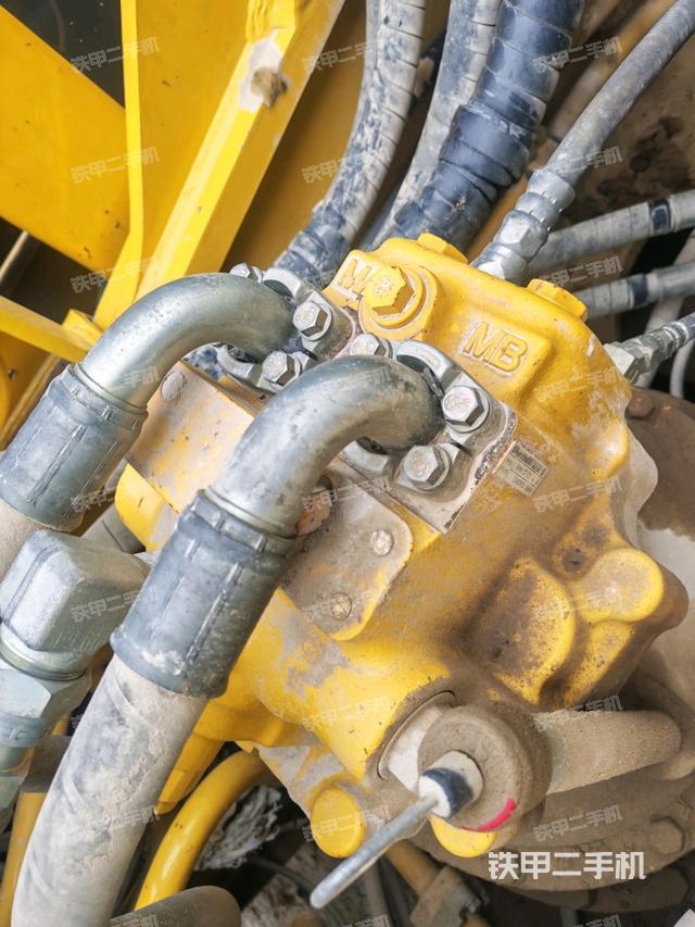 回轉(zhuǎn)馬達（上車部件）