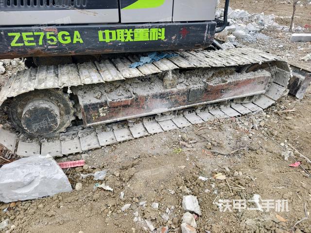 左側(cè)行走馬達蓋板（行走機構(gòu)）