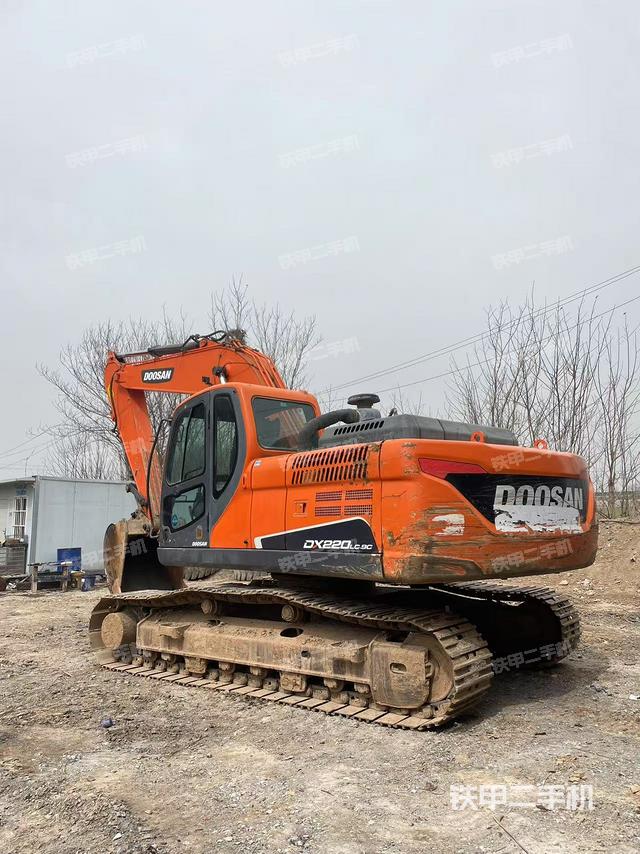 斗山DX220LC-9C挖掘機(jī)