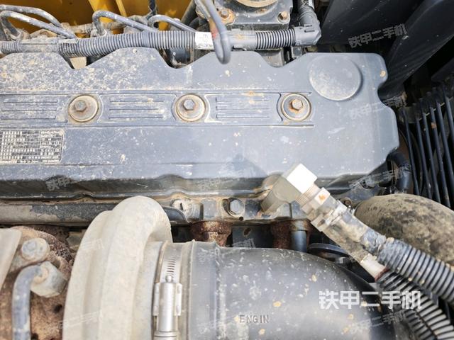 小松PC200-8M0挖掘机的设备实拍-第42张实拍照片