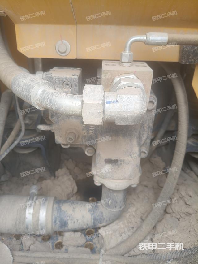 液壓泵艙室正面整體（整機(jī)外觀）