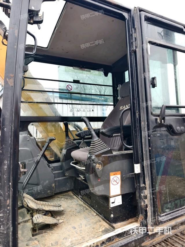 ?駕駛室正側（駕駛室部分）