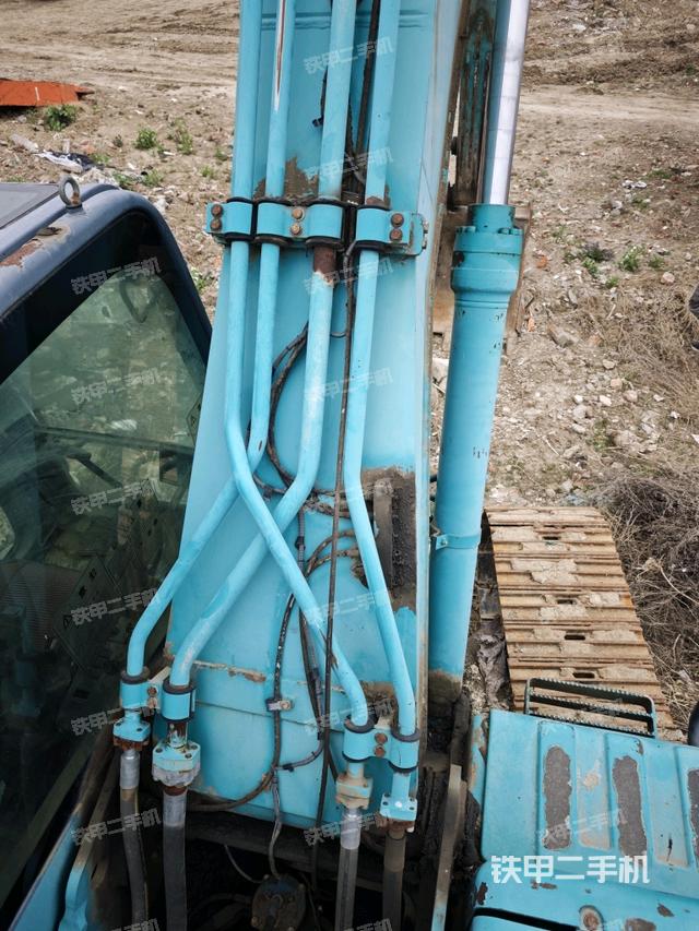 大臂背部俯視（工作和回轉(zhuǎn)裝置）