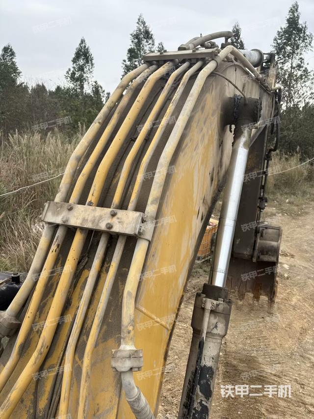 鏟斗右后整體（工作和回轉(zhuǎn)裝置）