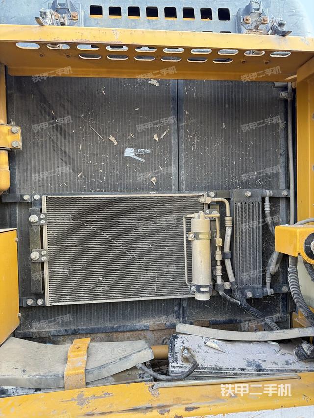 散熱器正面（大件艙室）