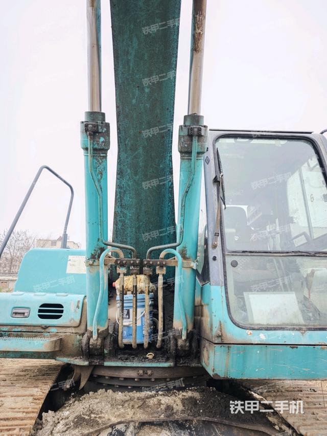 大臂油缸整體?豎拍（工作和回轉(zhuǎn)裝置）