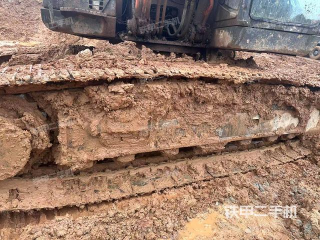 單側(cè)履帶整體（整機(jī)外觀）