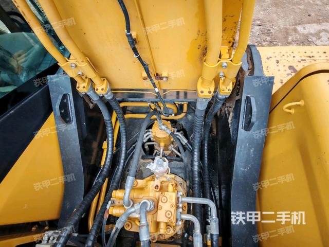 大臂根部?斜視(工作和回轉裝置) 大臂根部?斜視(工作和回轉裝置)