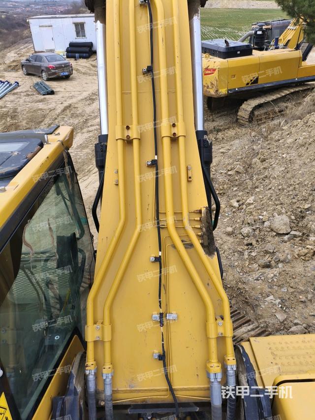 大臂背部俯視（工作和回轉(zhuǎn)裝置）