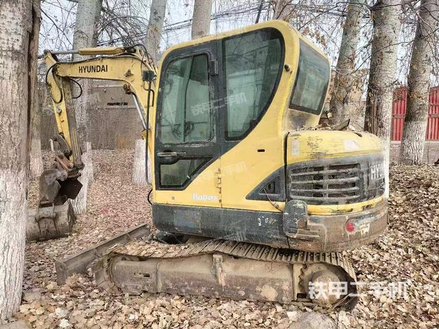 駕駛室頂部（整機外觀）