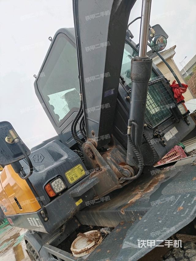 鏟斗右后整體（工作和回轉(zhuǎn)裝置）