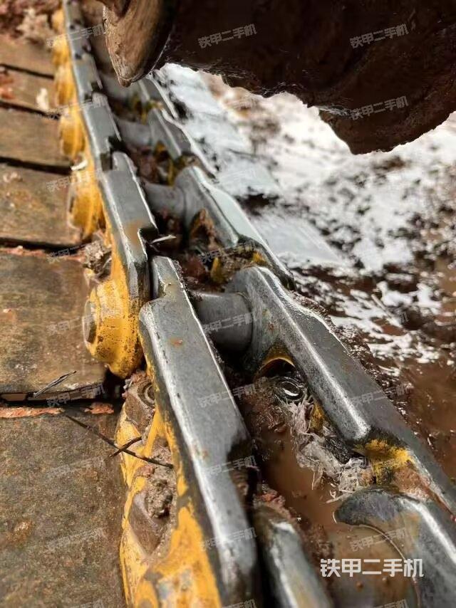 右驅(qū)動(dòng)輪（行走機(jī)構(gòu)）