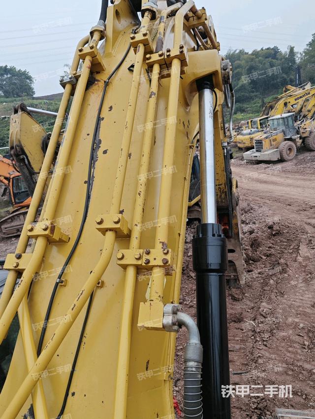 大臂背部俯視（工作和回轉裝置）