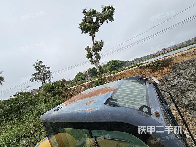 驾驶室顶部（整机外观）