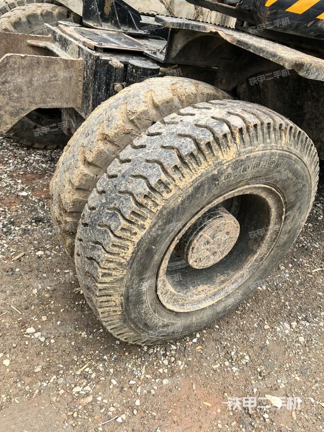 左驅(qū)動(dòng)輪(行走機(jī)構(gòu)) 左驅(qū)動(dòng)輪(行走機(jī)構(gòu))