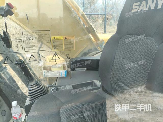 座椅左側(cè)控制臺/音響/含左手柄（駕駛室部分）