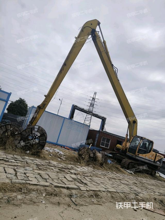 現(xiàn)代R215-9挖掘機