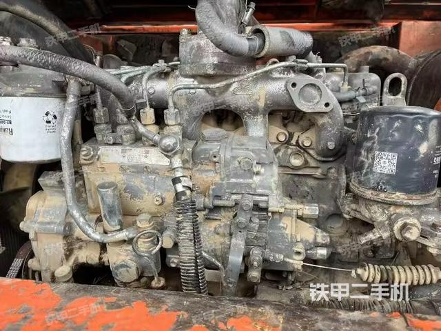 發(fā)動(dòng)機(jī)室（上車部件）