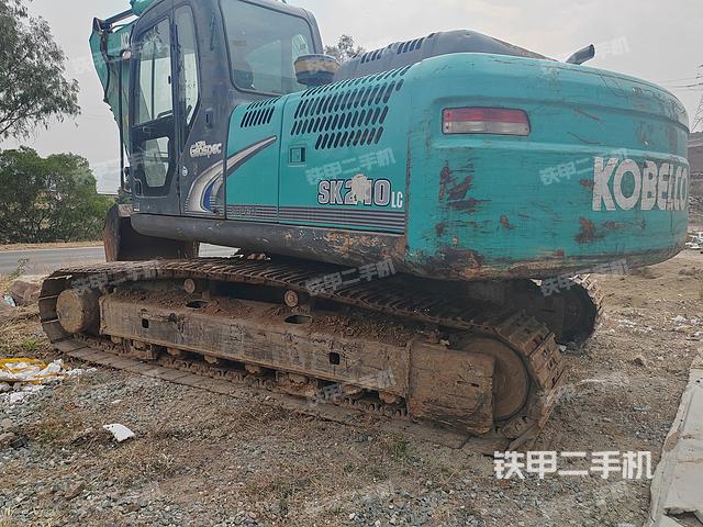 驾驶室顶部（整机外观）